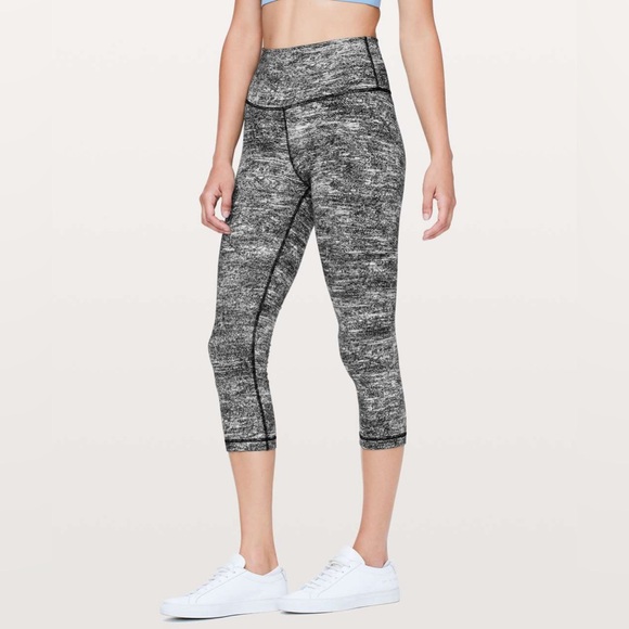 Lululemon Wunder Under High-Rise Crop Tights in Rush Jacquard, size 6 - Picture 2 of 14